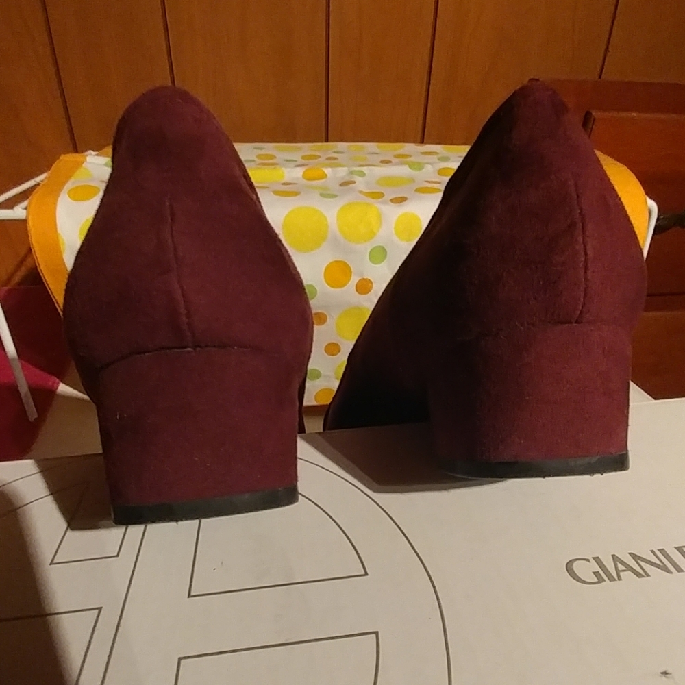Giani Bernini low chunk heel plum burgundy EUC - Picture 6 of 7